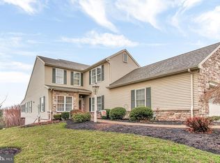 1736 Stone Hill Dr, York, PA 17402
