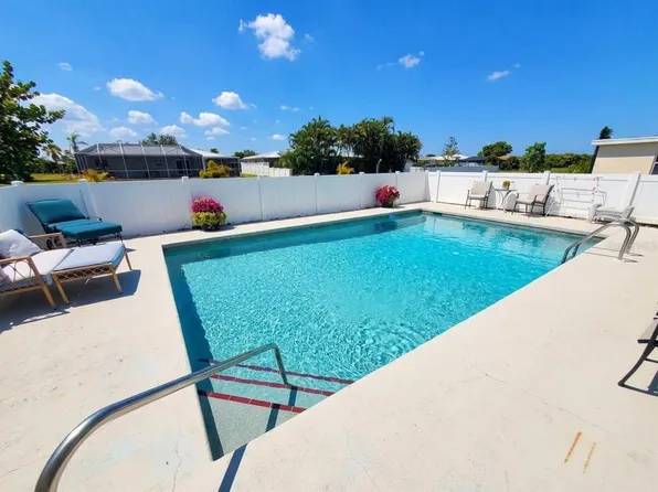4 Golfview Rd, Rotonda West, FL 33947