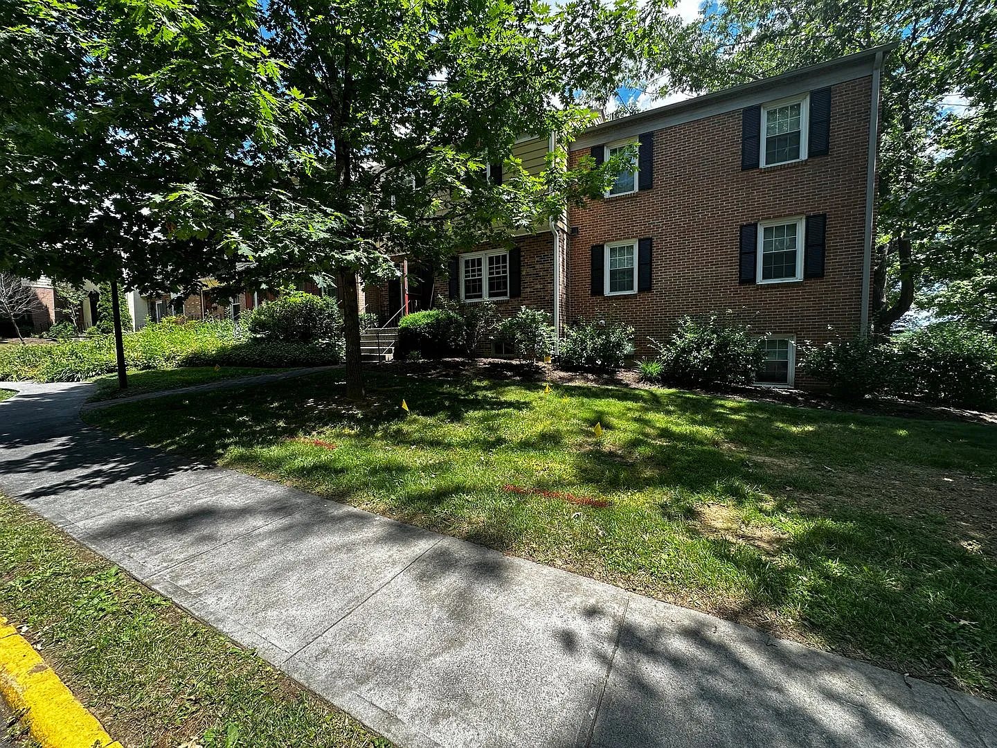 113 Sherwood - Oak Manor Townhome — Photo 1