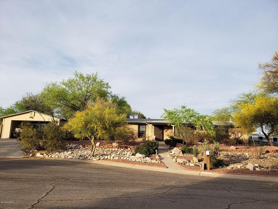 1st image of 5247 N Whispering Hills Ln