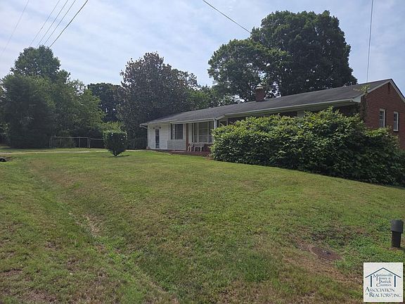2nd image of 70 Crestmond Ln