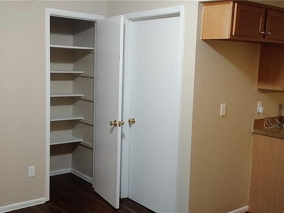 5th image of 402 Rosland Dr
