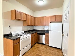 1024 W Loyola Ave APT 2, Chicago, IL 60626