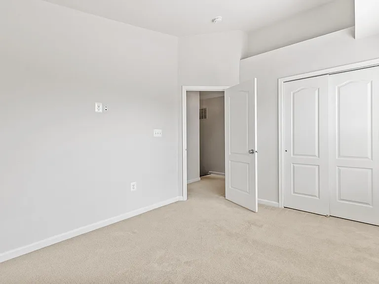 2nd Oversized Bedroom-Vaulted ceilings