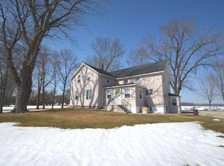 8502 W Oakwood Rd, Franklin, WI 53132