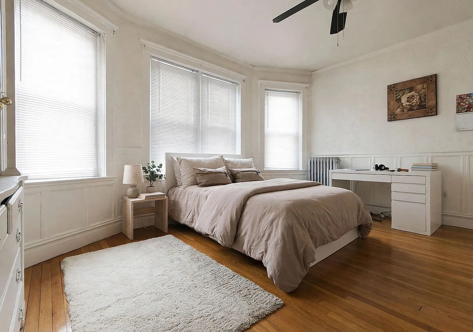 Get a $1,000 Utility Rebate this month! Fantastic Spacious Apt w Ht/HW Included in Rent! — Photo 1