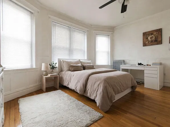 156 Coolidge St #11, Brookline, MA 02446