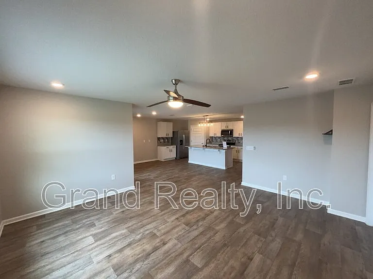 5583 Guinevere Ln — Photo 5