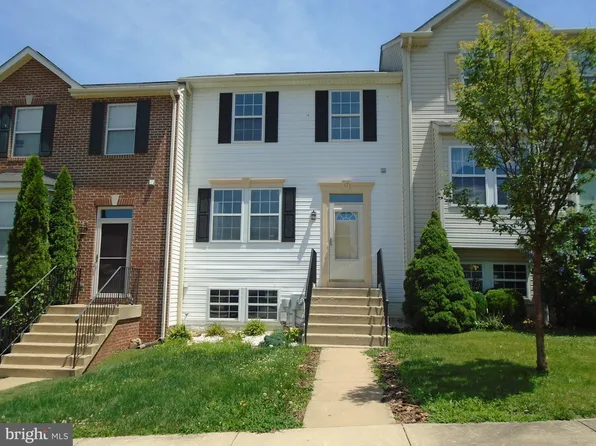 17 Quincetree Dr, Martinsburg, WV 25403