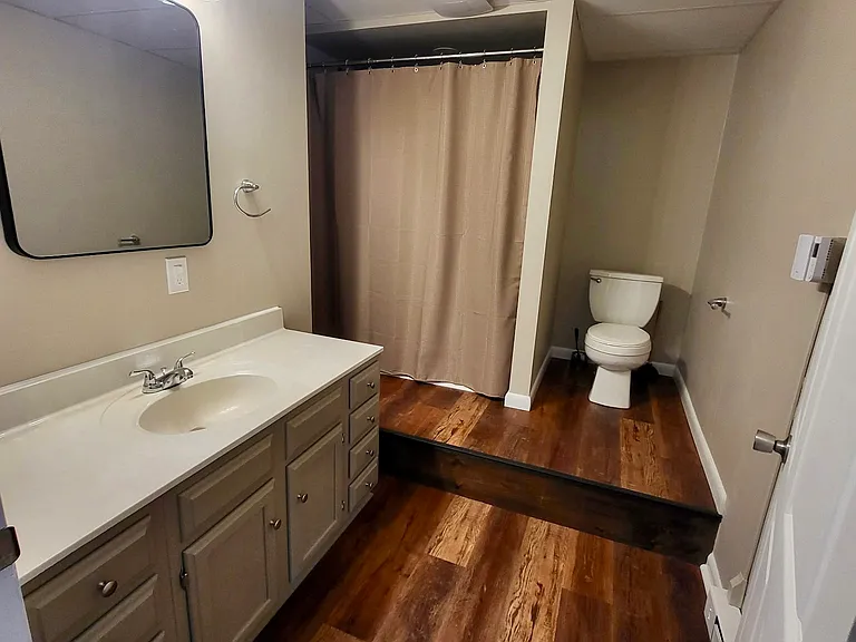 1685 Grace Ave #6 — Photo 4
