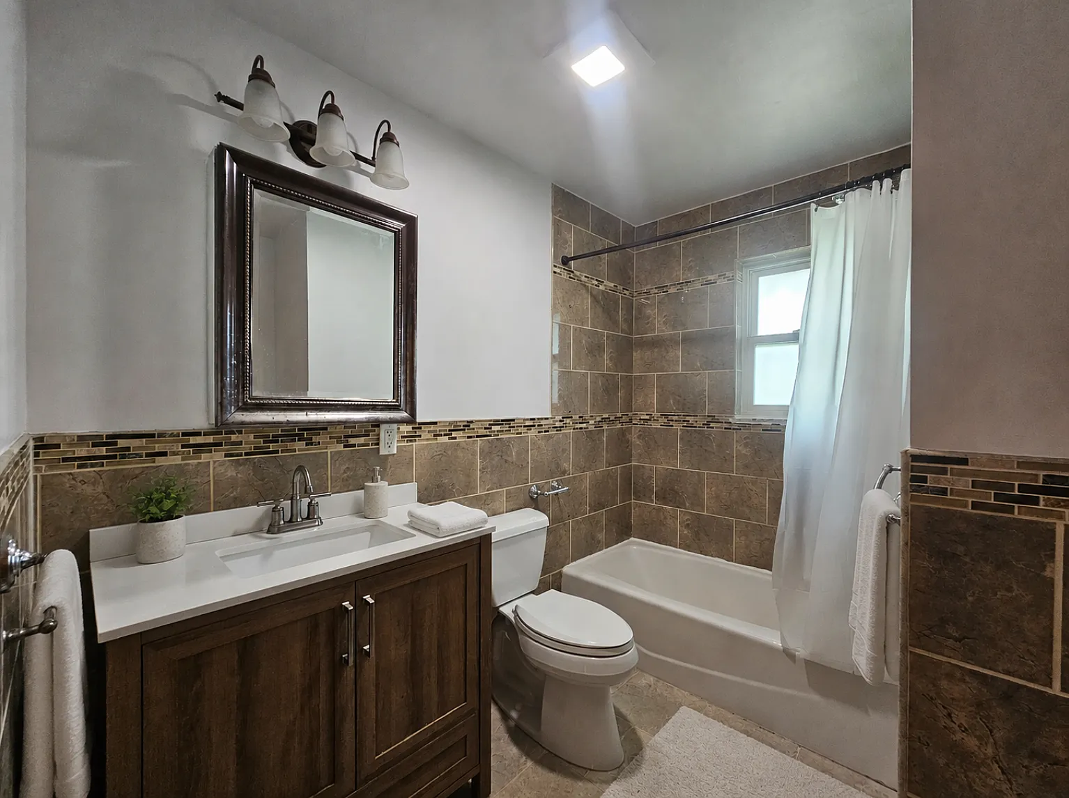 3 bed, $3,300 — Photo 3