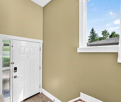 3rd image of 55 E Doverglen Cres SE
