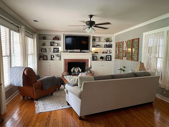 4th image of 418 W 29th St