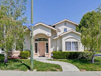 530 Devonshire Ct, Mountain View, CA, 94043