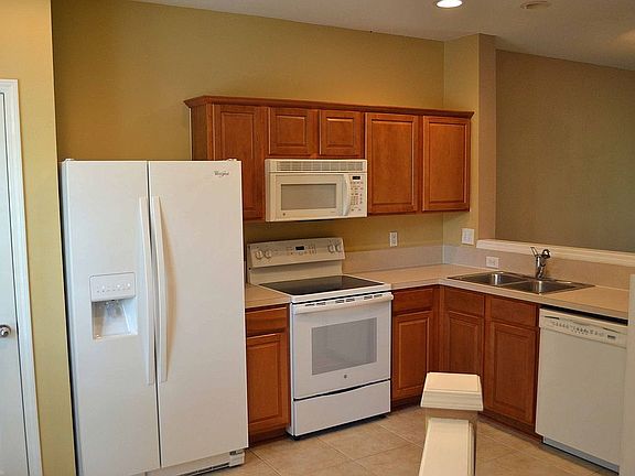 4th image of 3732 Summerlin Ln