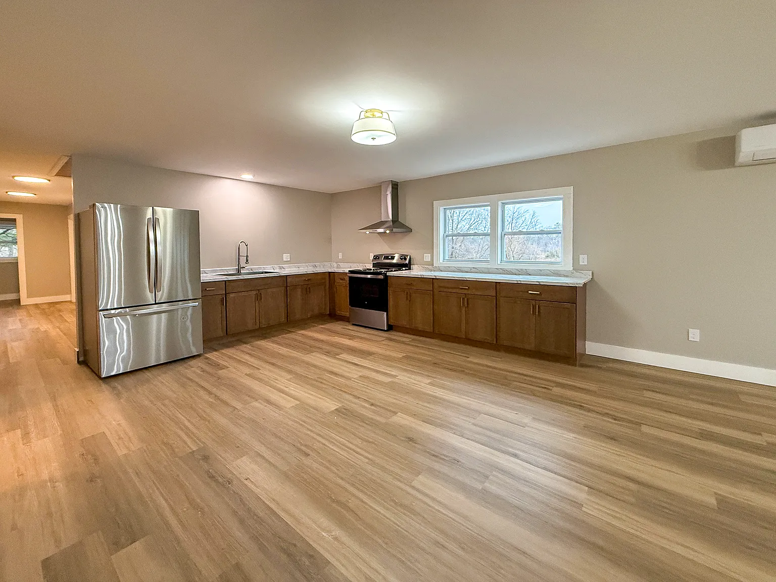 4 bed, 1800 sqft, $2,500 — Photo 1