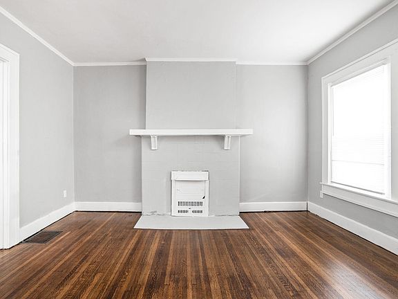 5th image of 3247 N Park Ave