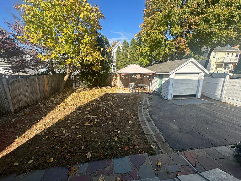28 Hovey St — Photo 15