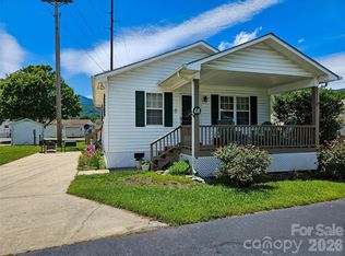 68 Strollers Ln, Waynesville, NC 28785