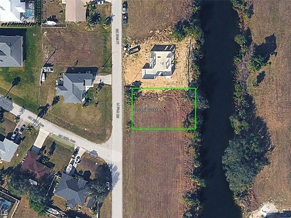 2nd image of 2203 NE 21st Pl