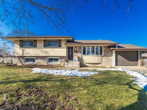 57 Alexandra Blvd, Saint Catharines, ON L2P 1K2
