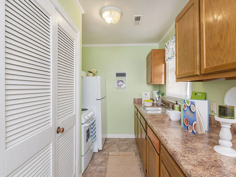 614 Peninsula Dr — Photo 34