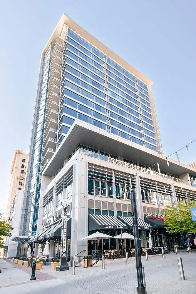 1 bed, 688 sqft, $2,000 — Photo 1