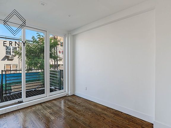3rd image of 321 Woodbine St #2FN