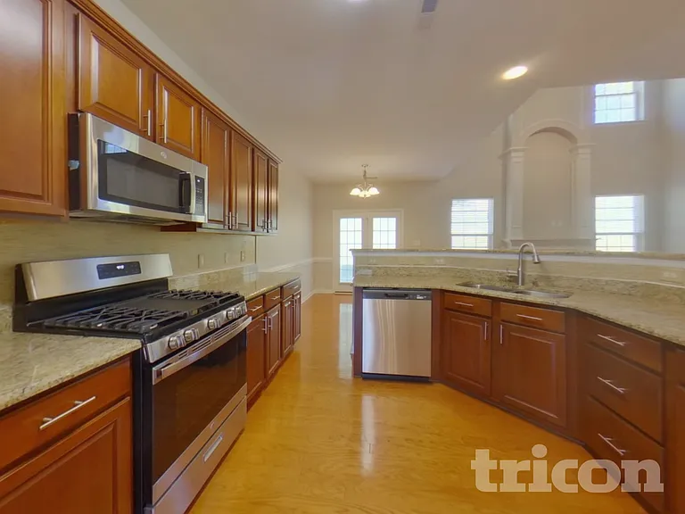 2558 Fiddlers Glenn Dr — Photo 8
