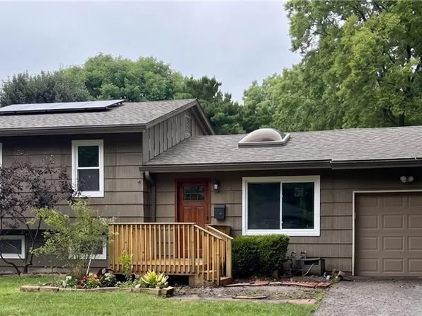 7310 Stearns St, Shawnee, KS 66203