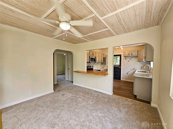 4th image of 207 Coblentz St