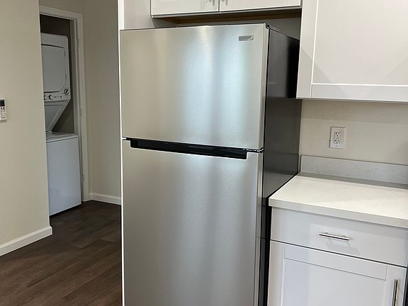 4th image of 707 Las Palmas Ave #707