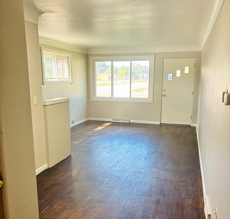 1st image of 3223 State St