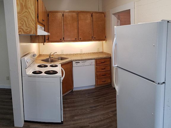 4th image of 102 S Zetterower Ave #A