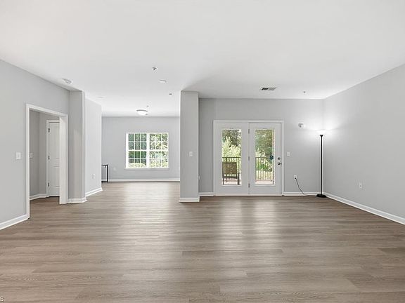 4th image of 3610 Spanish Peak Dr APT 1B