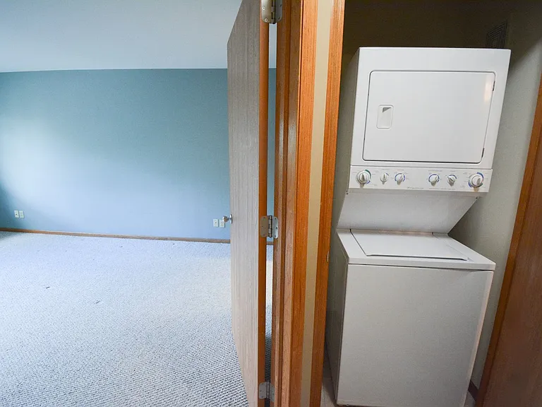 1915 Deerhaven Ln NE #6 — Photo 9