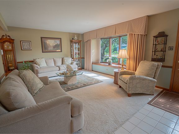 5th image of 10524 S Michael Dr