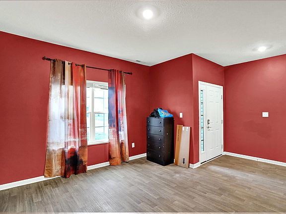 4th image of 11905 Zander Dr