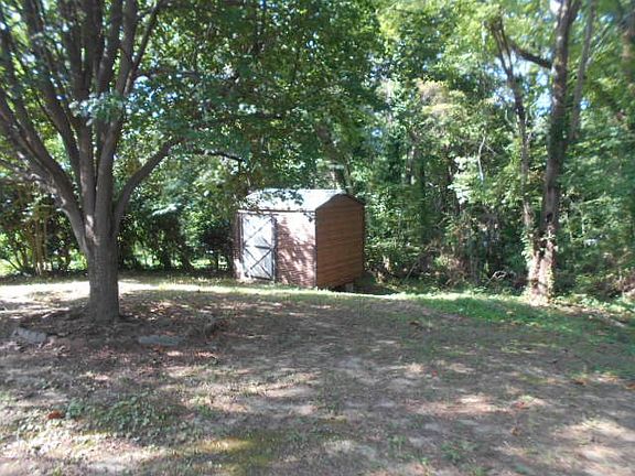 3rd image of 651 Audubon Dr