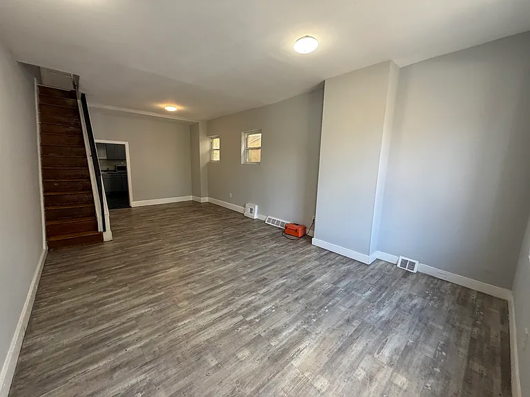 1734 W Atlantic St — Photo 6