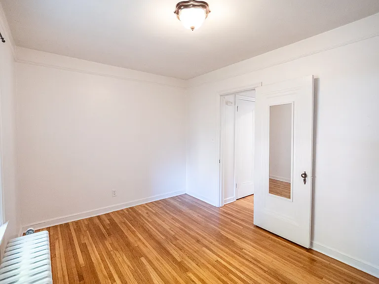 Virginia Flats — Photo 12