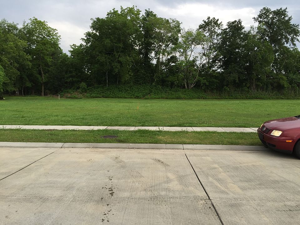 2nd image of 409 Riverside Dr.