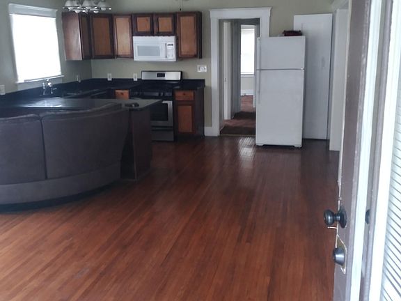 3rd image of 313 Temple Ave #313