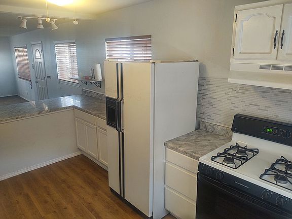 3rd image of 7410 Sequoia Way