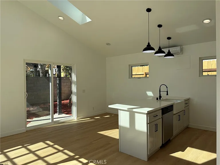 16122 San Fernando Mission Blvd #B — Photo 4