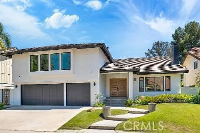18340 Sandringham Ct — Photo 1