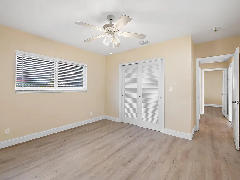 1209 NE 18th Ave — Photo 14