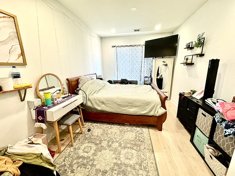 1215 Noble St #3 — Photo 10