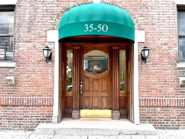 35-50 82nd St APT 3E, Queens, NY 11372