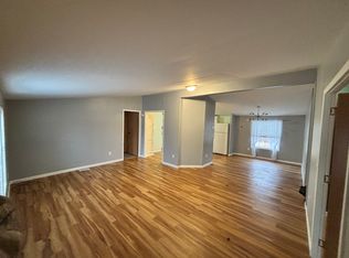 10 Salisbury Rd, Rensselaer, NY 12144